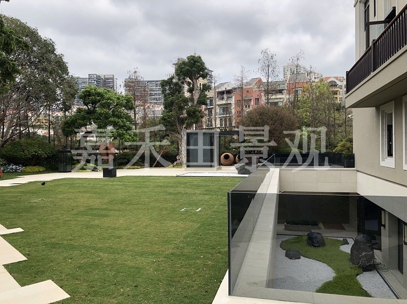 夏季別墅花園如何養(yǎng)護(hù)？